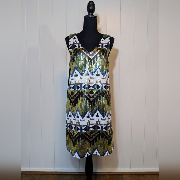 EVERLY CLAUDIA SEQUINED DRESS SIZE (M) - Picture 3 of 10